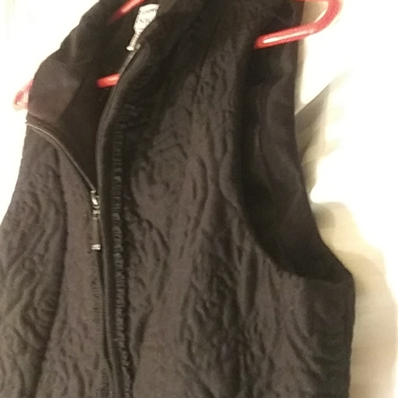 Vest - Picture 3 of 9